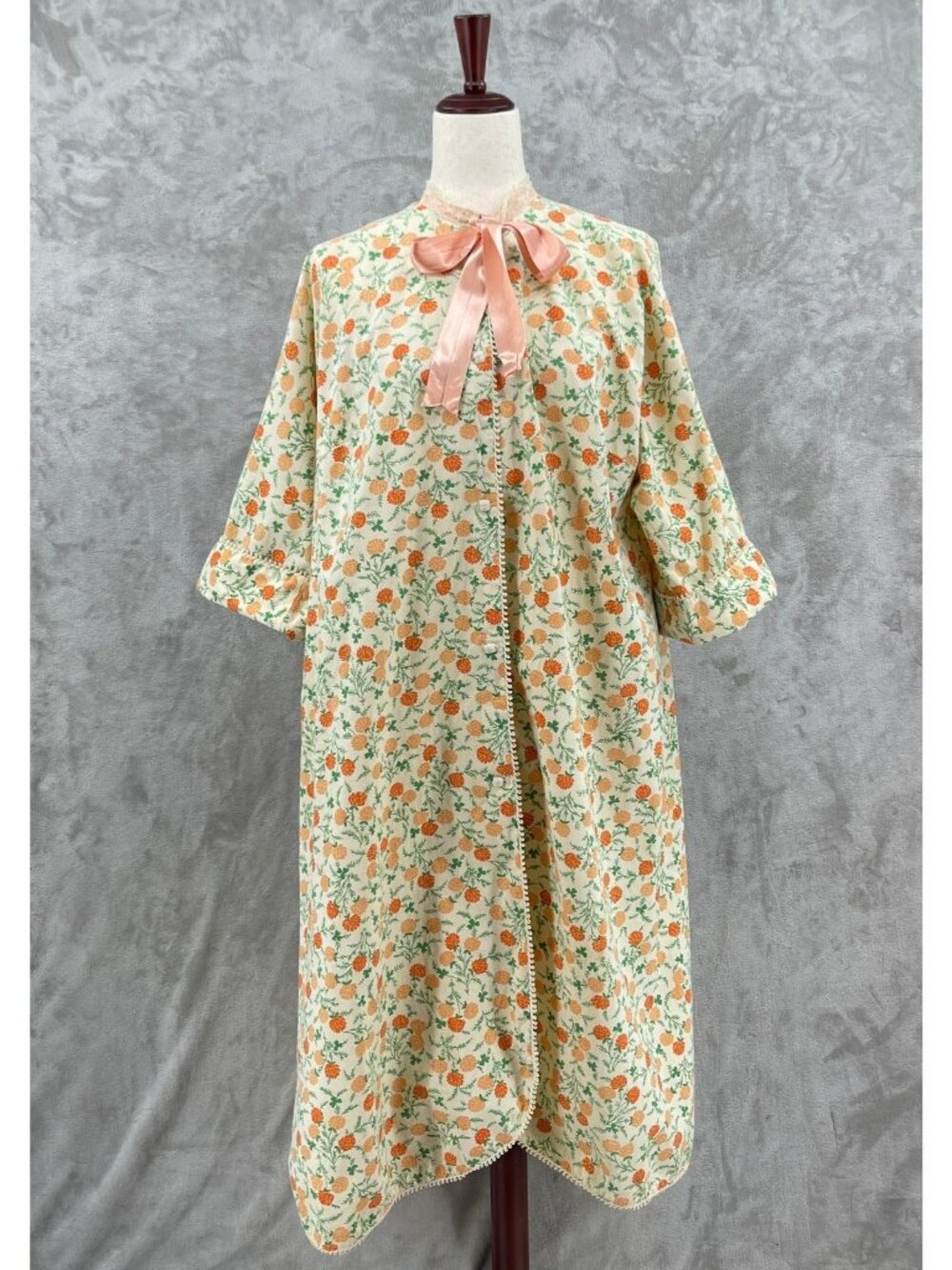Vintage Stella Fagin 60s Size M/L Cream Floral Cotton Robe Housecoat Peignoir